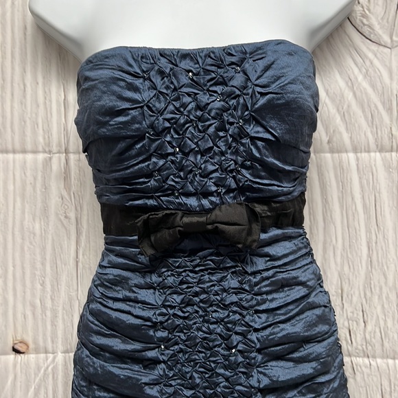 BCBGMaxAzria China Blue Ruched Strapless Dress - size 2 - Picture 3 of 10